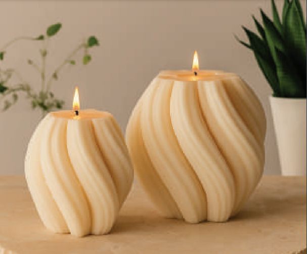 Ribbed Swirl Candle