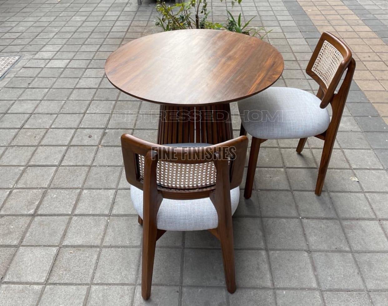 Modern Round Wooden Coffee Table Chair Set