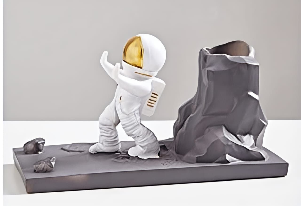 Decorative Astronaut Showpiece