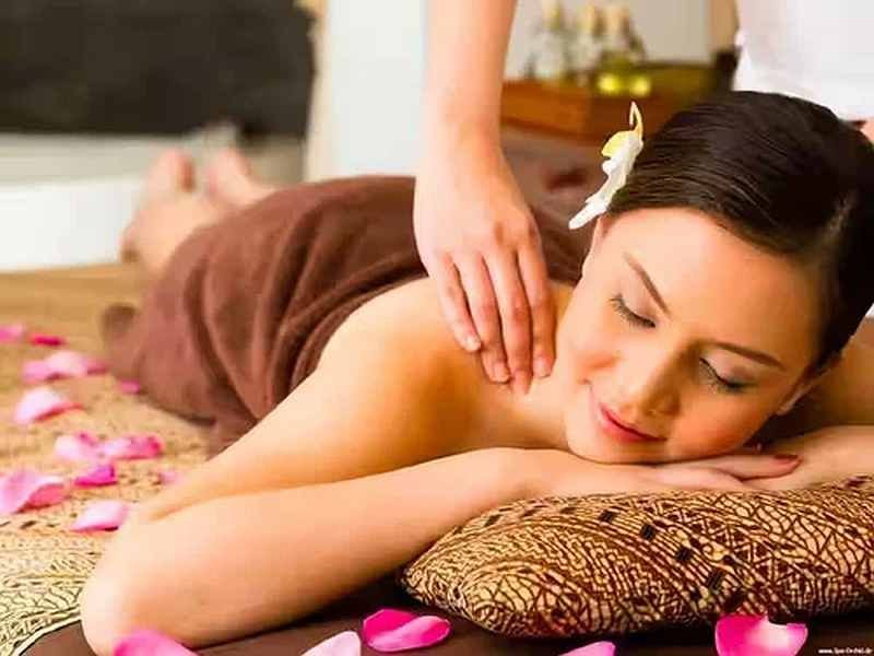 Ayurvedic Body Scrub Massage