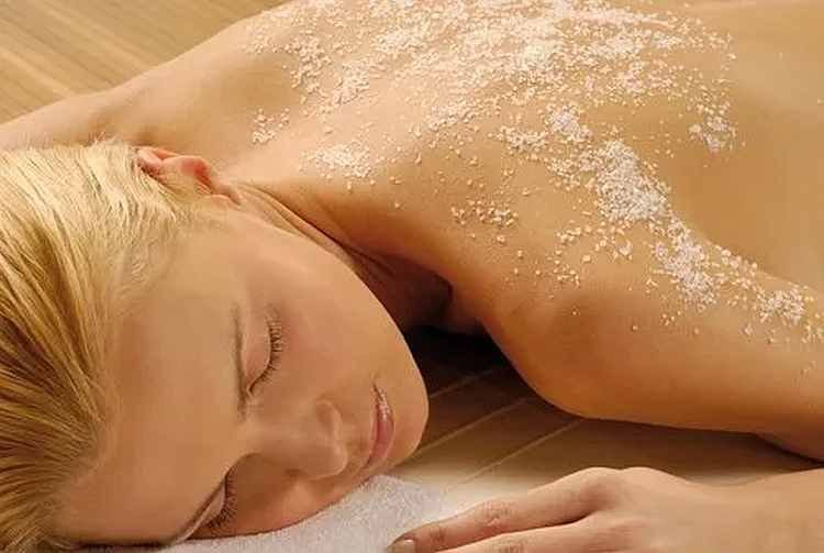 Herbal Scrub Therapy Service