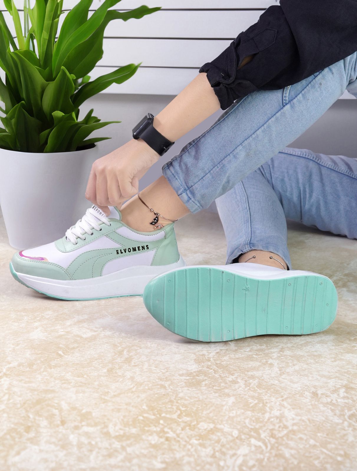 Lightweight Ladies Sport Shoes