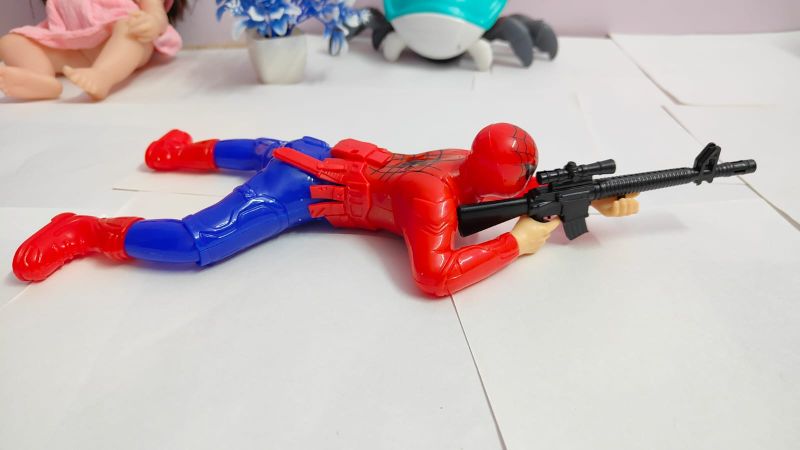 Action Figures & Battery Operated Toys