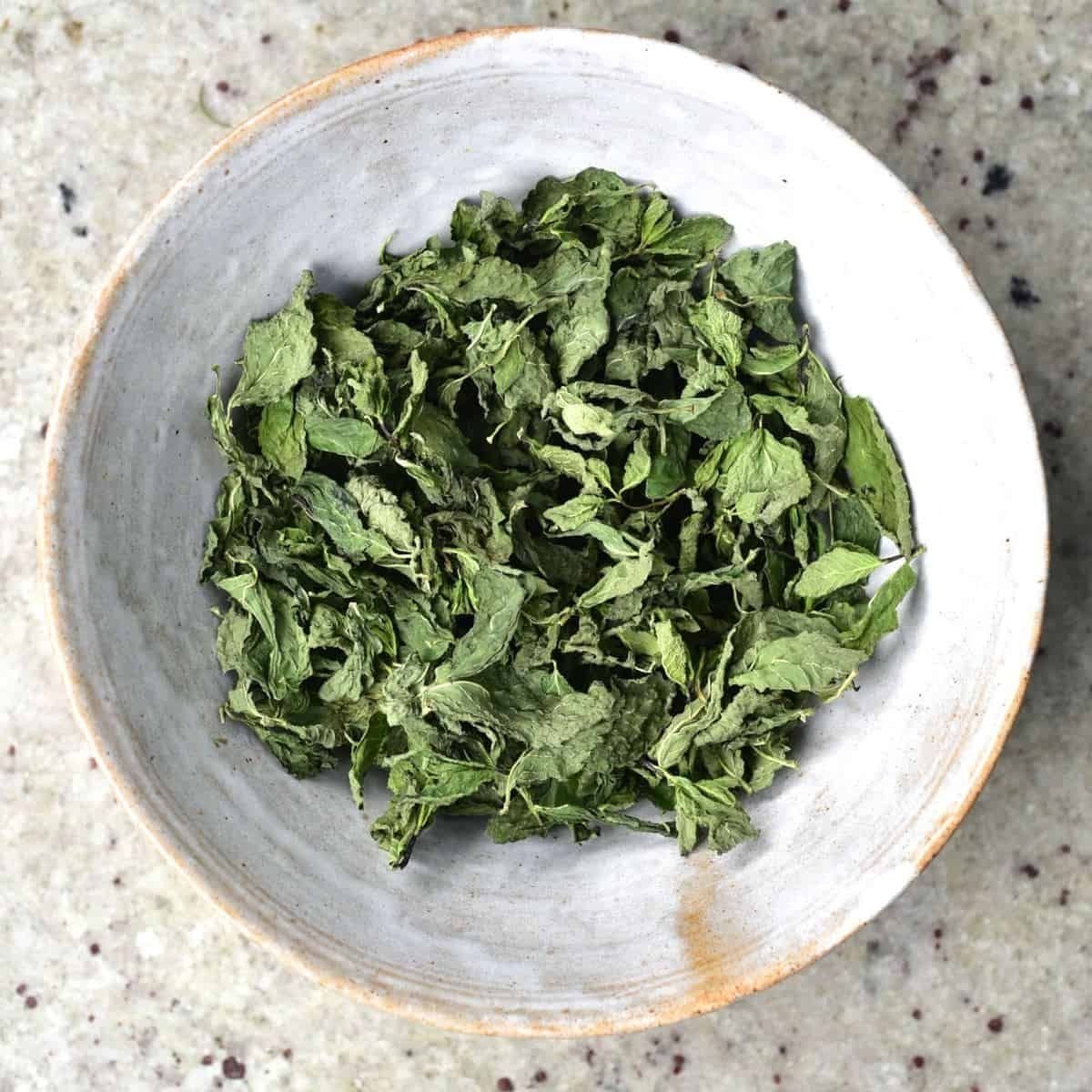 Dried Green Mint Leaves