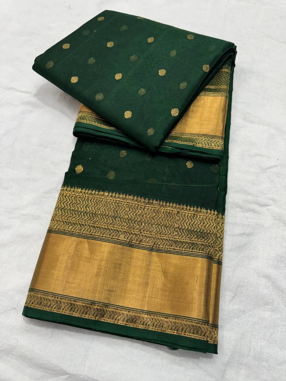 Handloom All Over Booti Taraj Pallu Katan Silk Saree