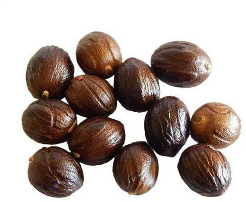 Nutmeg With Shell Nutmeg With Shell