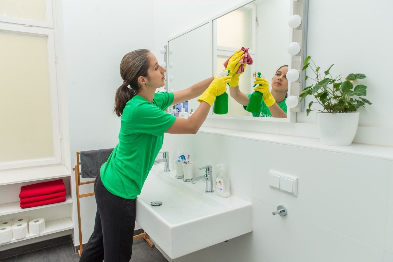 Bathroom Cleaning Service