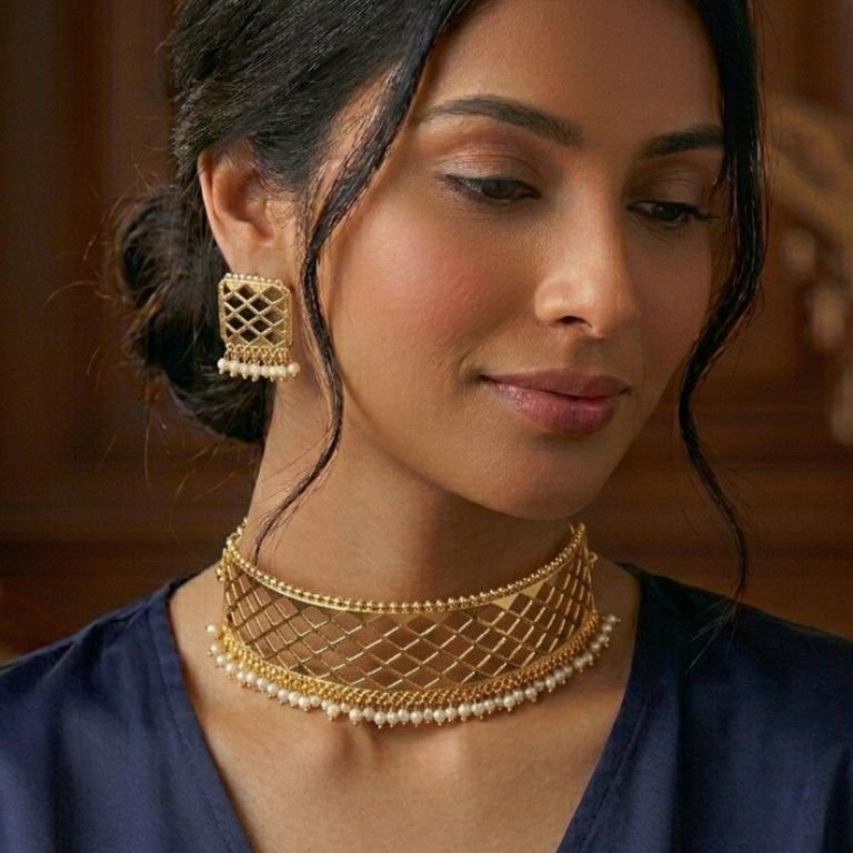 Layered Pearl Mesh Choker Necklace Set