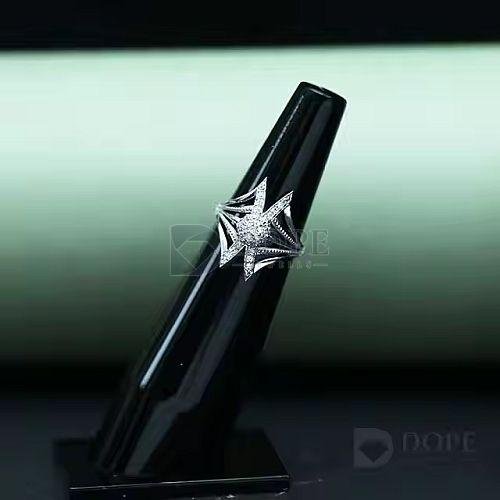 Gorgeous Ladies Glamour Gleam Diamond Ring