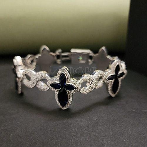 Ladies Black and Silver Flower Design Fashionable Moissanite Diamond Bracelet