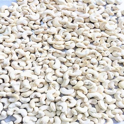 W400 Whole Cashew