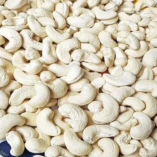 W150 Whole Cashew Nuts