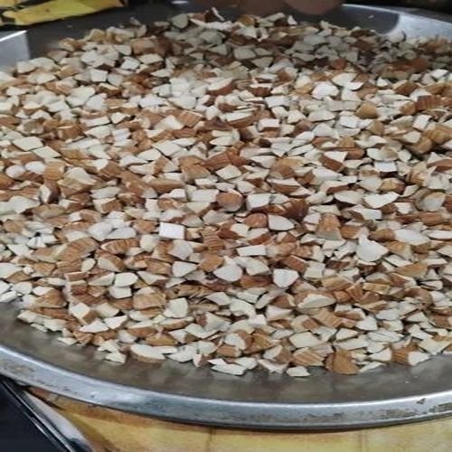 Almond Kernels and Pieces