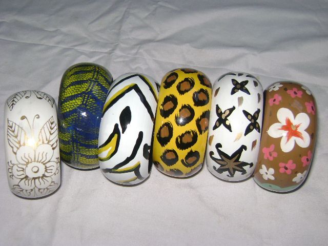HHC147 Painted Wooden Bangle