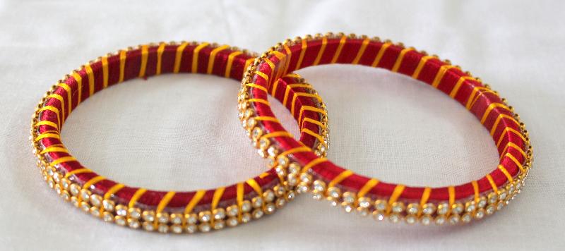 Silk Thread Bangle 02