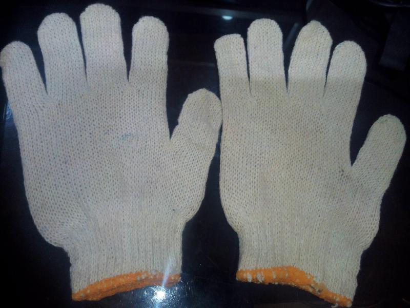 White Knitted Gloves