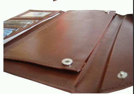Leather Cheque Folder 03
