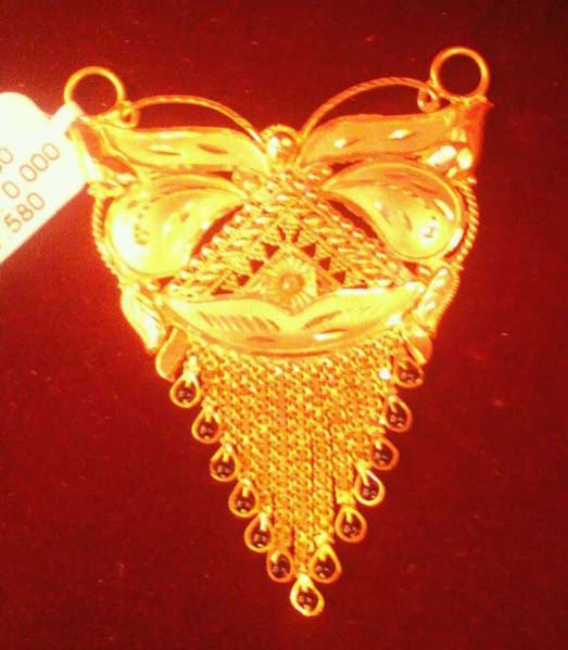 Gold Pendant 02