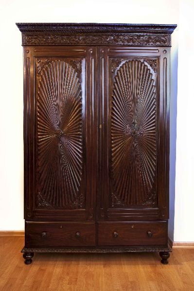 Wardrobes & Armoires