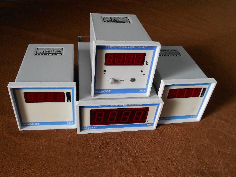 Digital Temperature Indicator & Controller 02