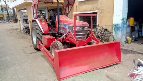 Mahindra Tractor Grader 01