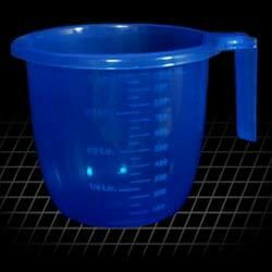 Plastic Bath Mugs 02