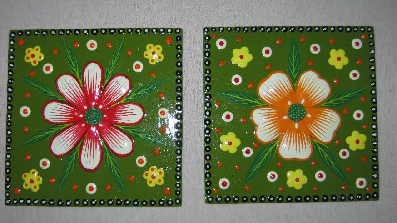 Wooden Coaster Set With Dotted Flower 01