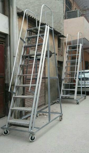 Aluminium Trolley Ladder 02
