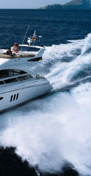 54 Motor Yacht 03