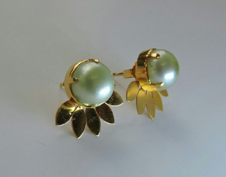 Gold and Pearl Earrings 04
