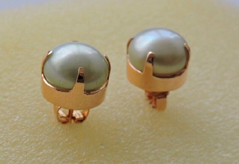 Gold and Pearl Earrings 09