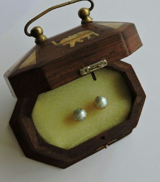 Gold and Pearl Earrings 10