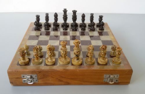CICG - 002 Wooden Chess Set