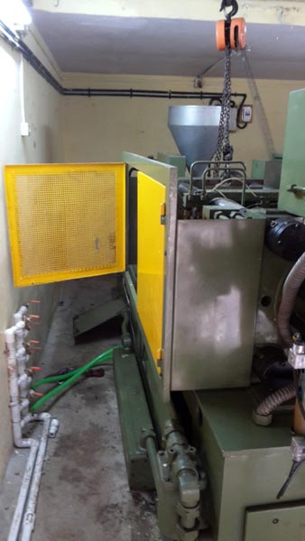 Injection Moulding Machie