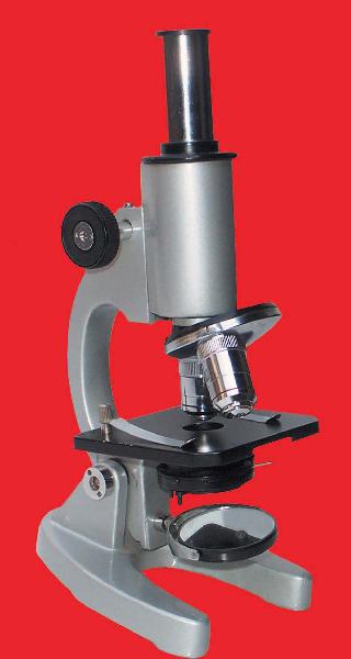 Student Microscopes Triple Nose
