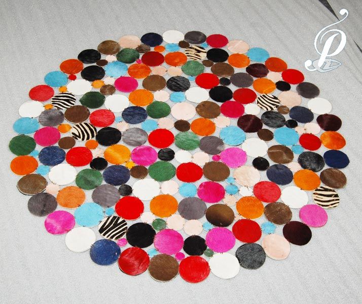 Yumbe Hair-on Hide Round Carpet (Multi)