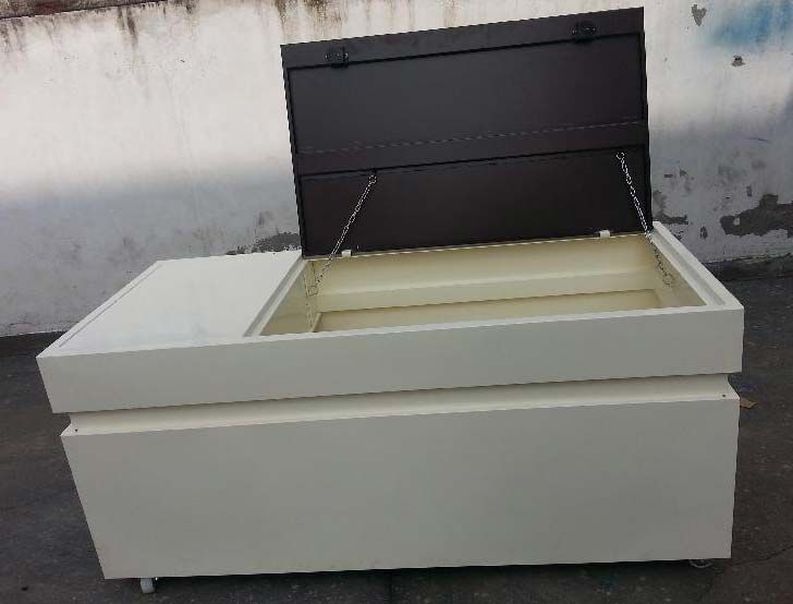 Trunk With Tyres (Open)