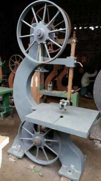 Band Saw Machine - 02