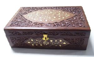CARVING WOODEN JEWELRY BOX
