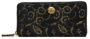 RI2K Women Black Genuine Leather Wallet (12 Card Slots)