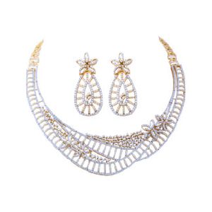 Gold Diamond Necklace Set