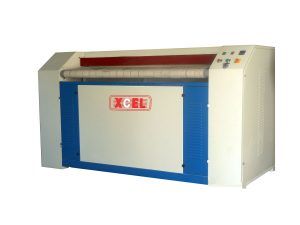 ROLLER IRONER