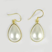White color pearl gemstone earring