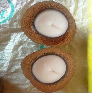 Coconut shell aromatic candles