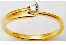 Small Solitaire Diamond Sleek Yellow Gold Ring