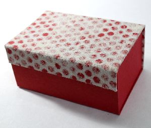 folding paper gift box