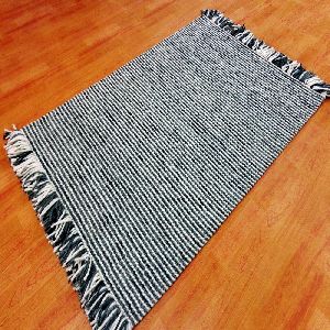 Hand woven wool rug