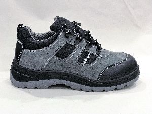 Ultima Sporty Safety Shoes