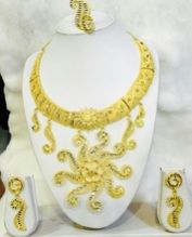 Fancy gold imitation necklace