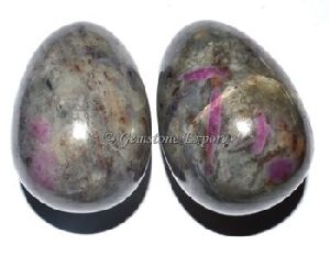 Gemstone Ruby in Garnet Eggs